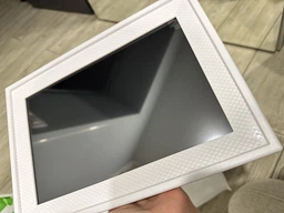 Цифровая фоторамка Frameo 10.1 дюймов 32Gb встроенной памяти с сенсорным управлением WiFi электронная рамка для фото белая приложение FRAMEO сенсорный экран 1280x800 HD IPS интерактивный подарок фотоальбом белая фото от покупателей 1