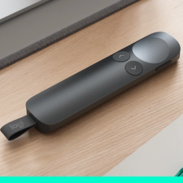 Презентер Logitech Spotlight 2 на столі