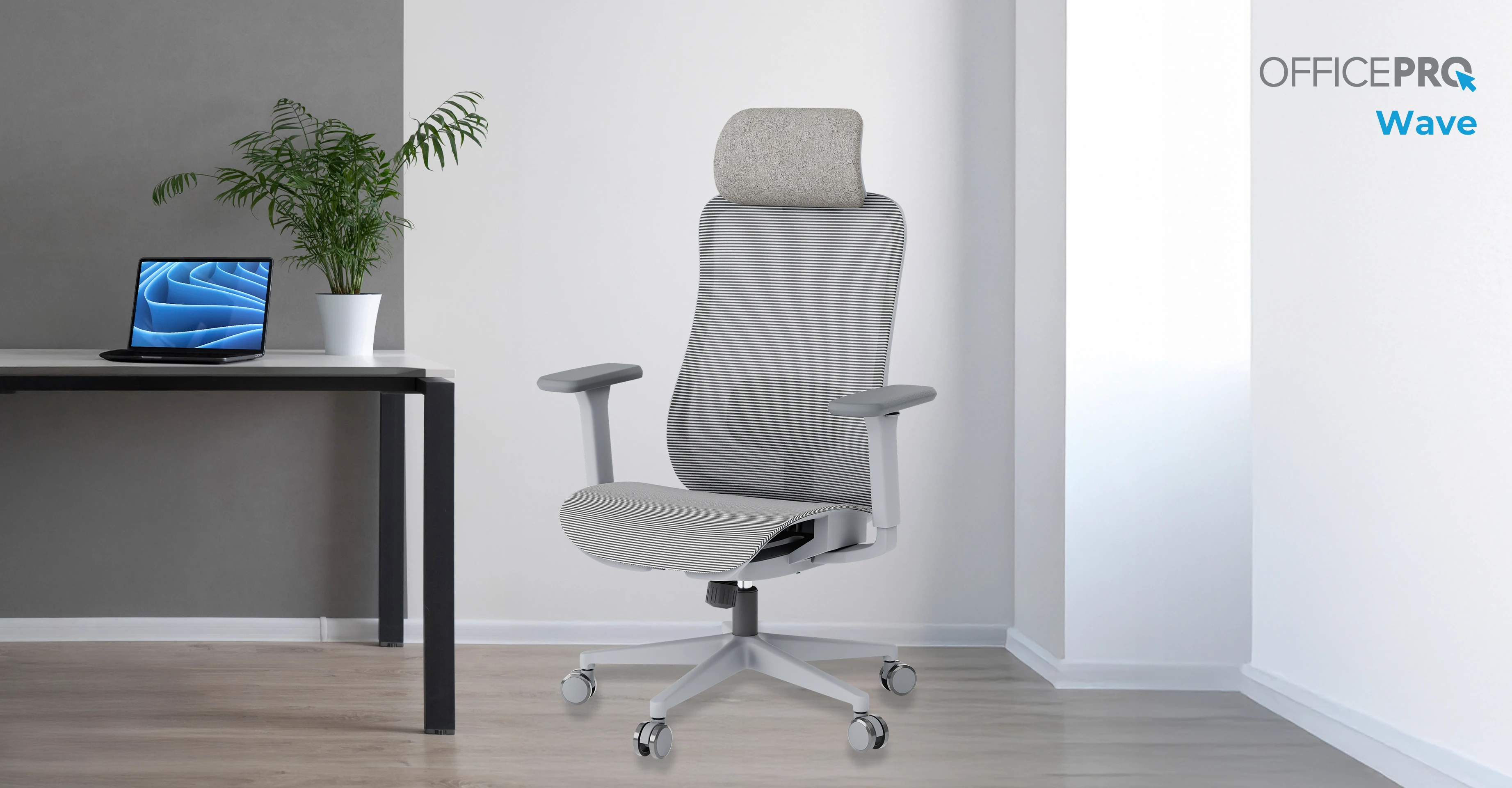 Эргономичное кресло OfficePro OC670 в интерьере кабинета