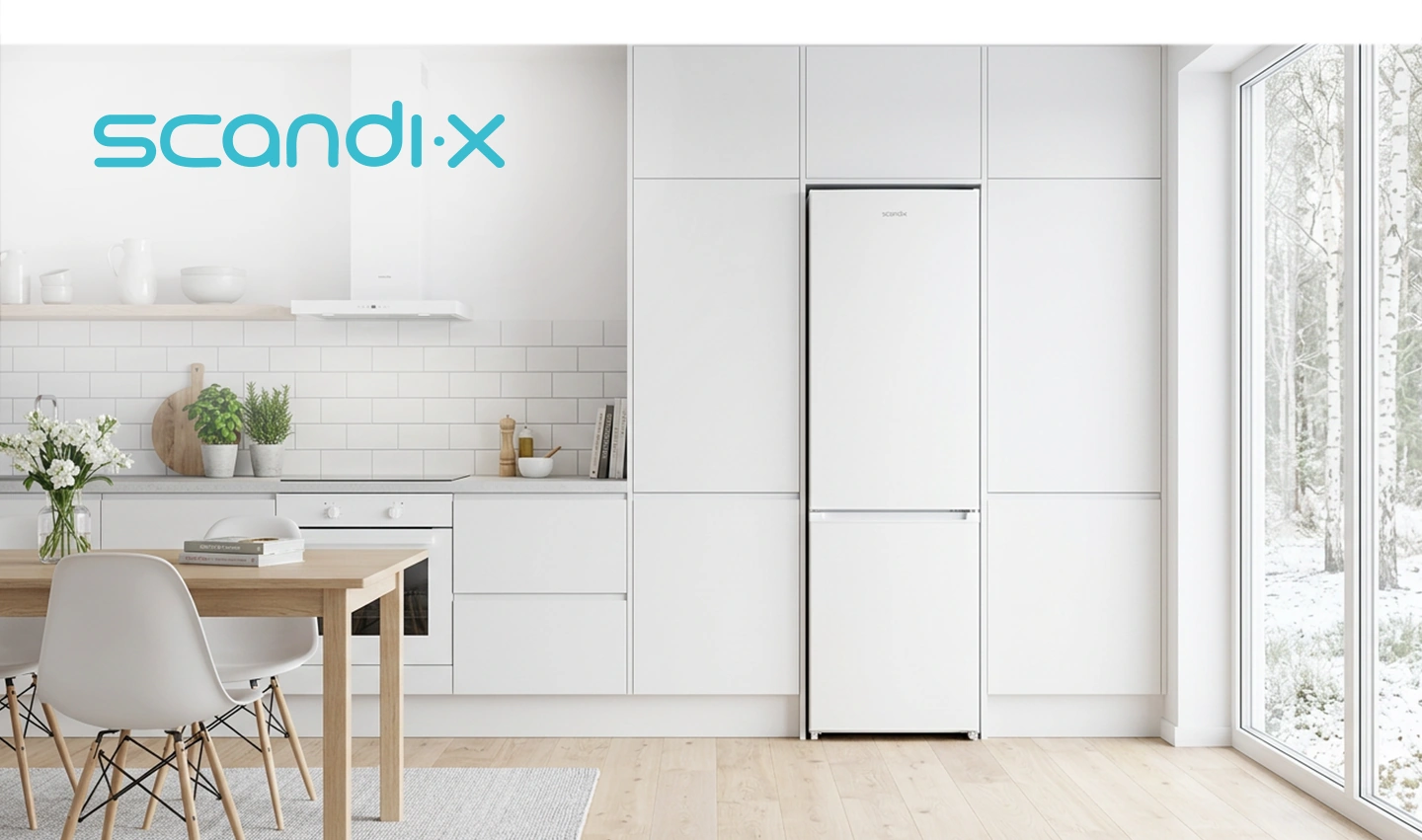 Холодильник Scandix BMF180INF в светлом интерьере кухни