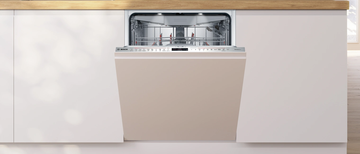 Встраиваемая посудомоечная машина Bosch SMV8YCX02E Серия 8 на кухне