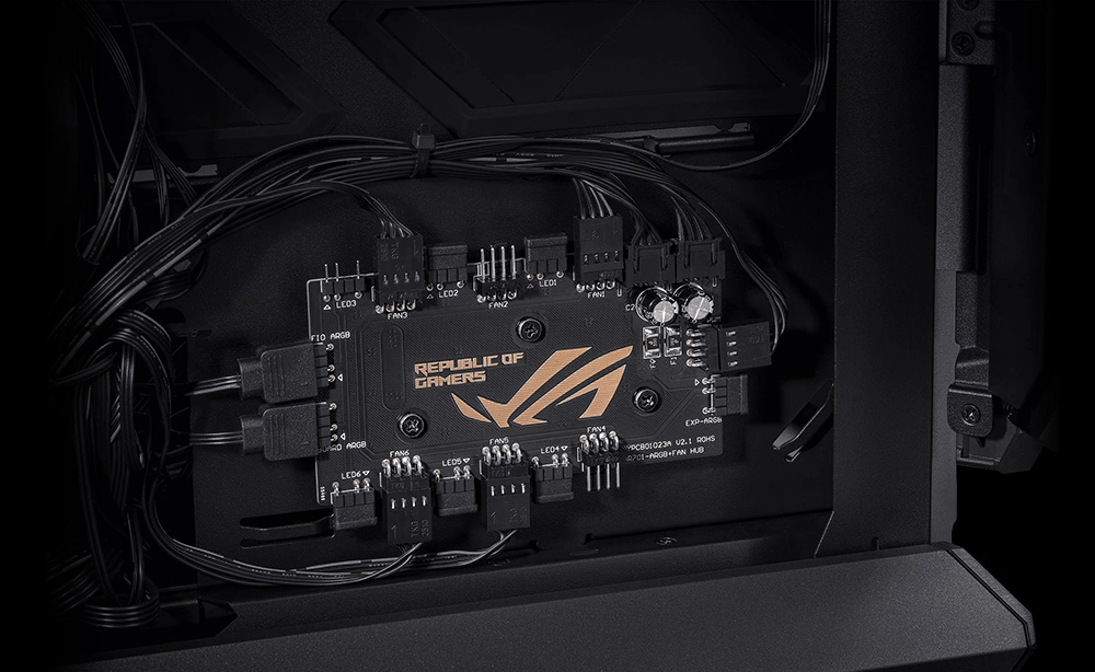 Вбудований контролер керування ARGB-підсвічуванням і вентиляторами в ROG Hyperion GR701 BTF Edition