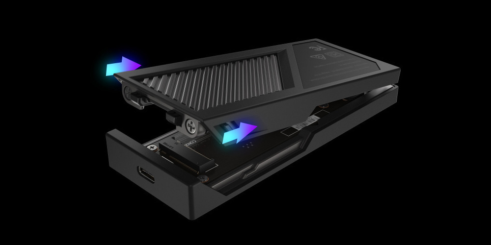 Открытый корпус ROG Strix Aiolos с держателем для установки M.2 SSD без инструментов