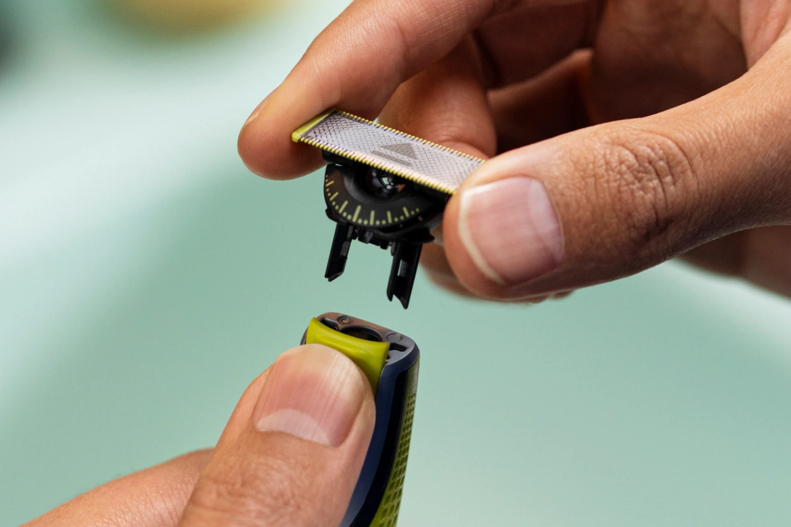 Заміна леза електростанка Philips OneBlade