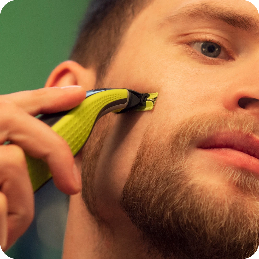 Точні контури бороди електростанком Philips OneBlade