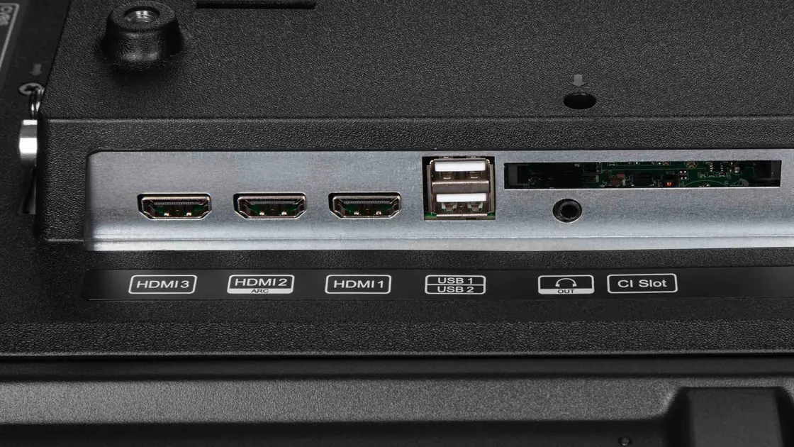 Боковые разъёмы телевизора 2E 32A07KF: HDMI, USB, CI+ и аудиовыход