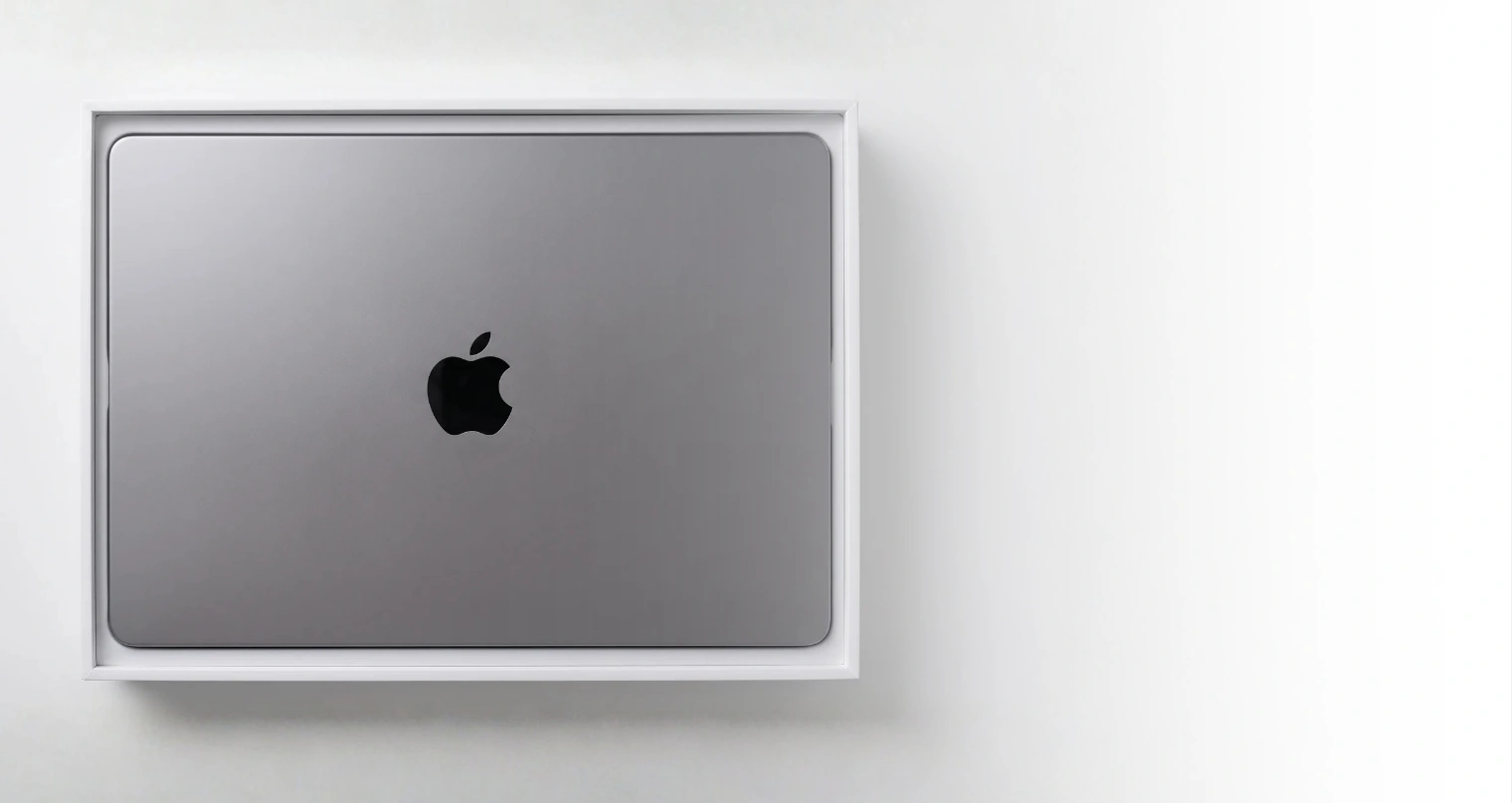 MacBook у коробці після відновлення
