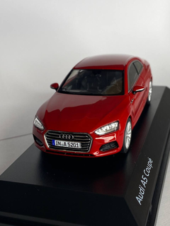 Автомодель Audi A5 Coupe червона 1:43 Spark – іграшки з