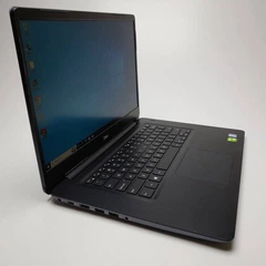 Игровой ноутбук Dell Vostro 5581 / 15.6