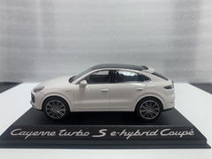 ミニカー 1/43 Porsche Cayenne turbo S e-hybrid WAP0203140K-1.jpg