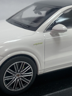 Автомодель Porsche Cayenne Turbo S E-Hybrid Coupe 2019 1:43