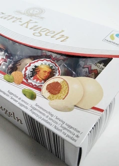 【極美品】CABANE de zucca le chocolat オフホワイト Конфеты в белом шоколаде Mozart Kugeln от Henry Lambertz 200 гр