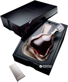 Коньяк Hennessy Richard 200 лет выдержки 0.7 л 40% в подарочной
