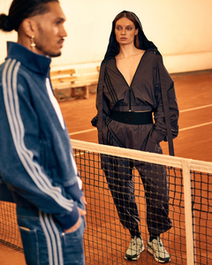 Спортивная ветровка с капюшоном женская Adidas Originals