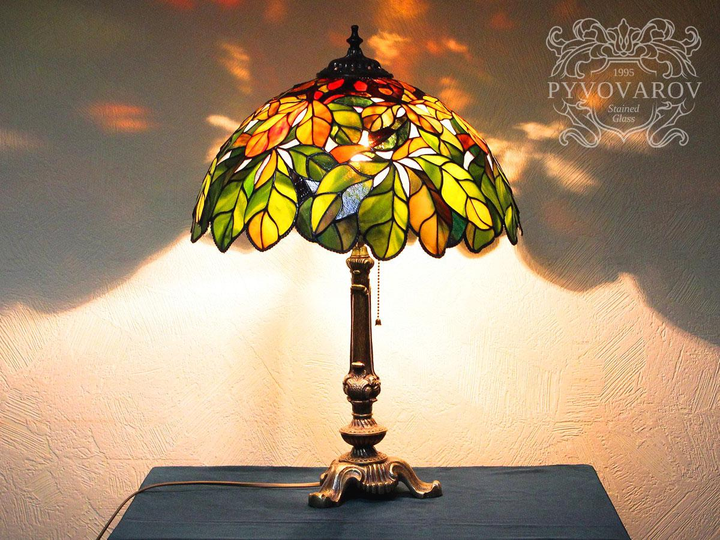 Настольные лампы Тиффани - заказать лампу из витражного стекла
