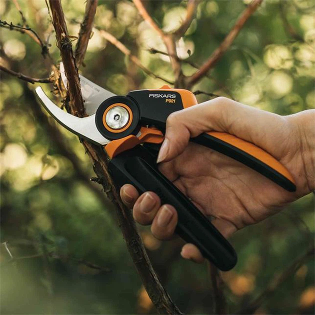 Sekator Fiskars X-series P921 M (1057173) - obraz 2
