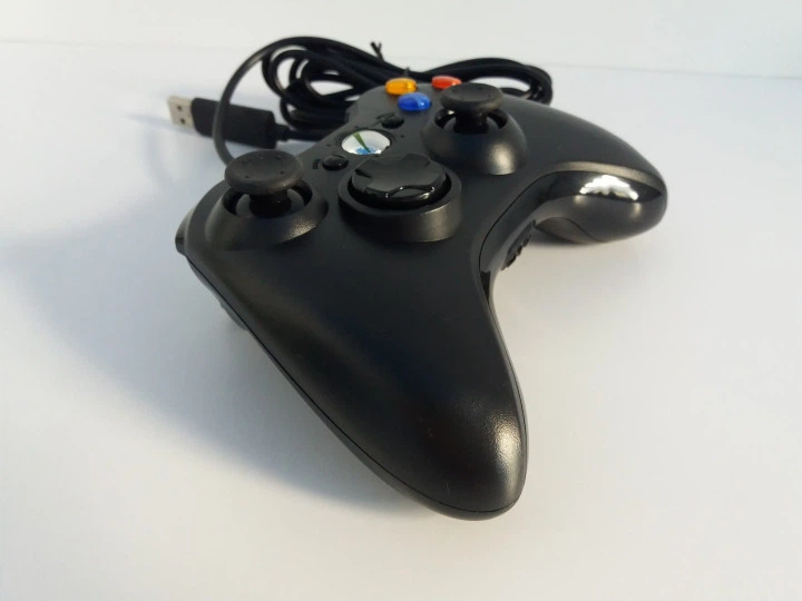 Проводной джойстик геймпад для Xbox 360 Чёрный (NJ-60) - изображение 4
