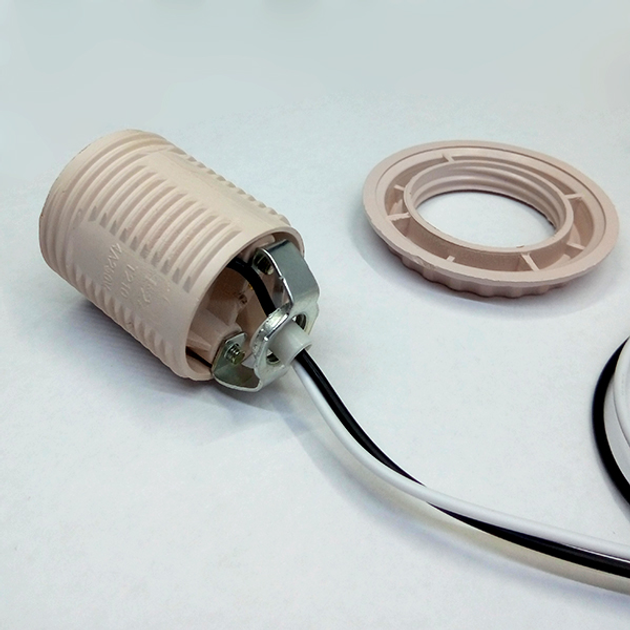  электрический Светоприбор Е27 с проводом и кольцом пластик .