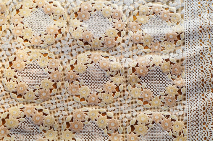 Клеенка кухонная Lace Ажур 1.32 м бежевая пог. м. (040-C) - изображение 3