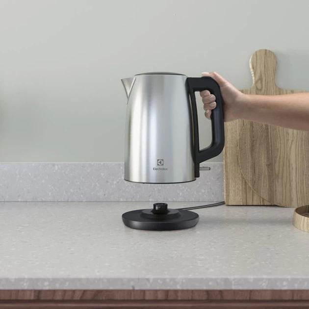 Электрочайник Electrolux Сreate 3 E3K1-3ST 1.7 л серый - изображение 3