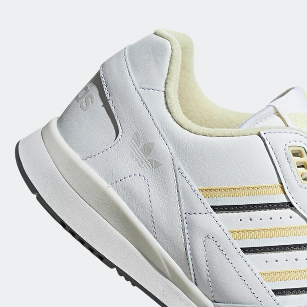 Buty sportowe damskie skórzane do kostki adidas Originals A.R. Trainer BD7840 36 23 cm Białe (4060512079723) - obraz 8