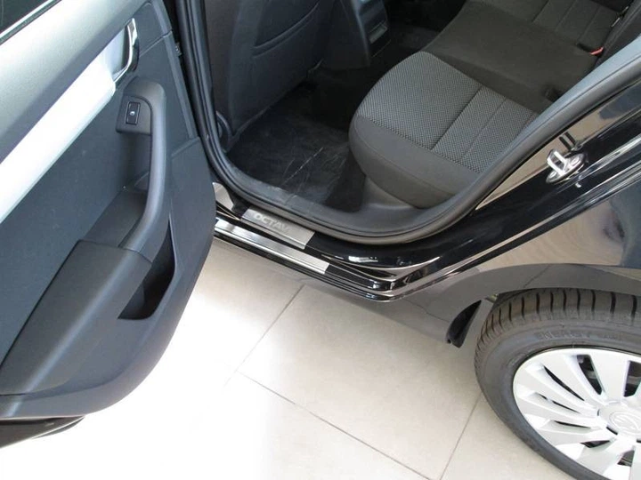 Накладки на пороги Alufrost для Skoda Octavia A7 2013-2019 - зображення 2