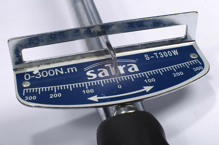 Ключ динамометрический стрелочный SATRA S-T300W 0-300 Нм 1/2" - изображение 4