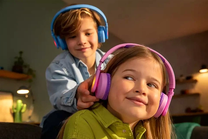 Навушники Philips Kids TAK4206 On-ear Colored light panels Wireless Blue (TAK4206BL/00) - зображення 12
