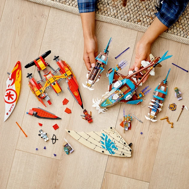 Zestaw klocków LEGO Ninjago Morska bitwa katamaranów 780 elementów (71748) - obraz 4