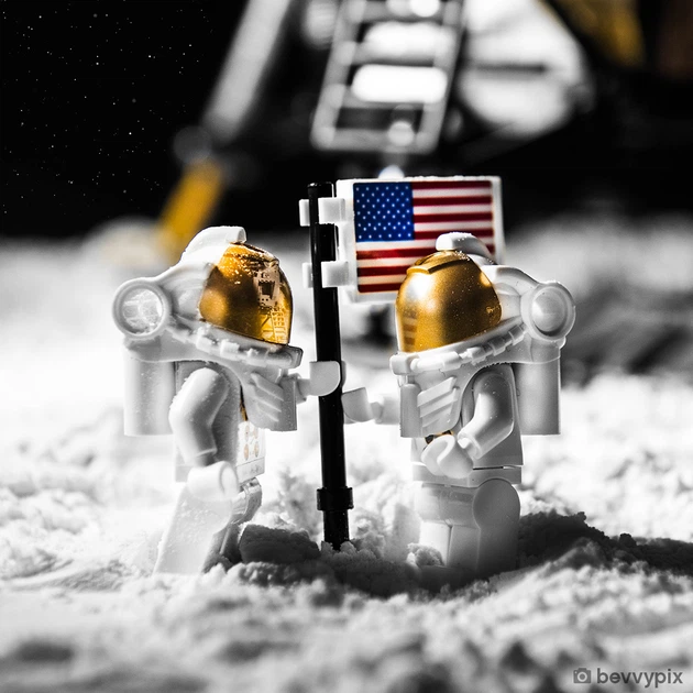 Zestaw klocków LEGO Creator Expert Lądownik księżycowy Apollo 11 NASA 1087 części (10266) - obraz 6