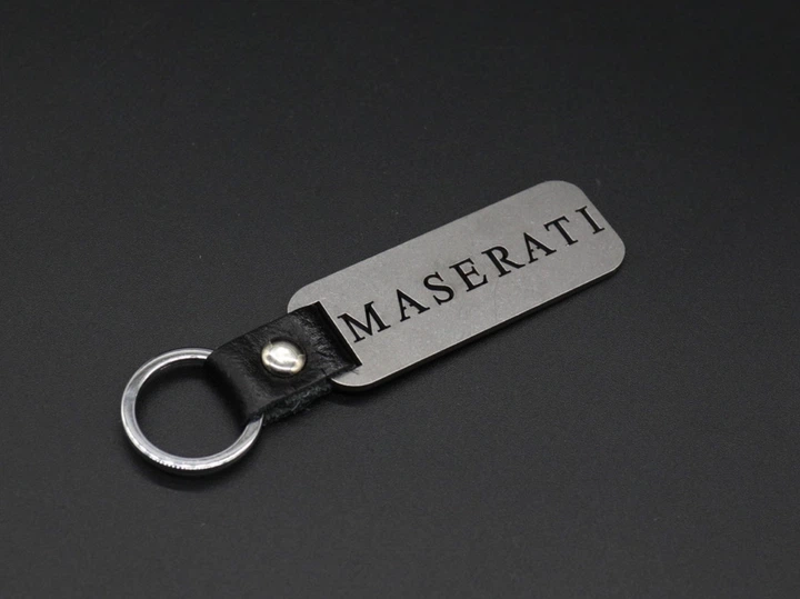 Брелок автомобільний для ключів Maserati 10х2,5 см Сріблястий (BR-824) - Фото 5 Брелок автомобільний для ключів Maserati 10х2,5 см Сріблястий (BR-824) - зображення 5