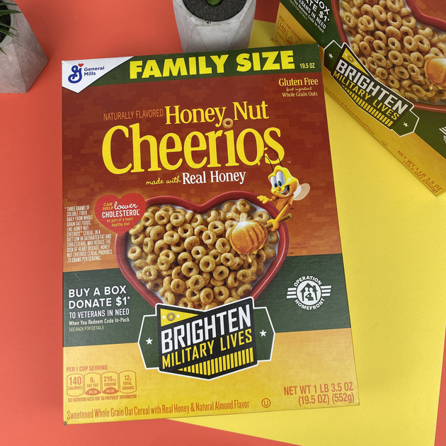 Сухой завтрак Cheerios Honey Nut Family Size овсяные колечки с мёдом 552 г - изображение 2
