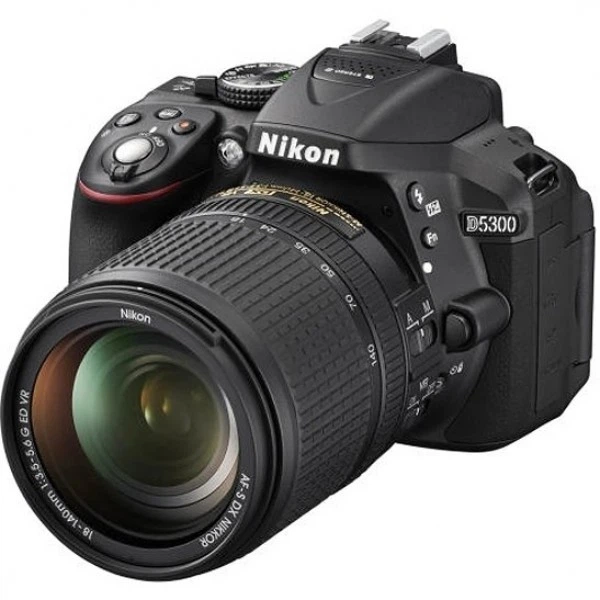 Nikon D3300 AF-S DX 18-70mm バッテリー セット Nikon D3300 AF-S DX 18-70mm バッテリー セット
