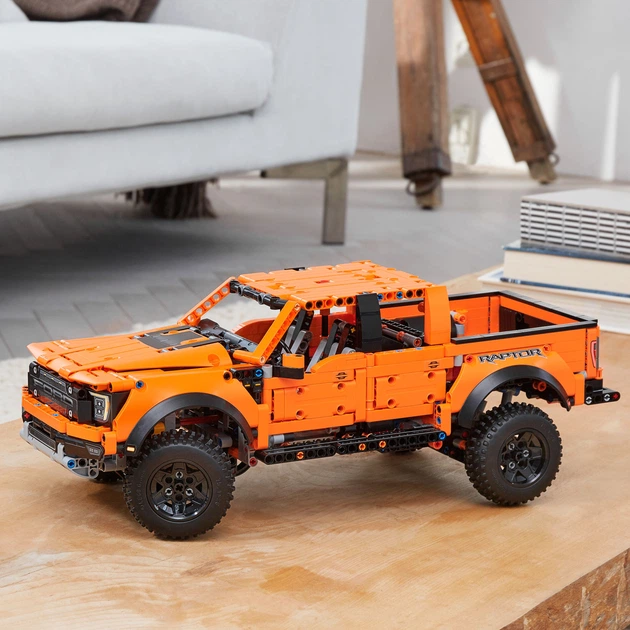 Конструктор LEGO Technic Ford F-150 Raptor 1379 деталей (42126) - зображення 8