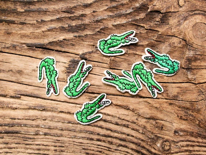 Термоаппликация Lacoste 3,5х2 см арт. 12211, 3,5*2 см, Китай - Фото 1 Термоаппликация Lacoste 3,5х2 см арт. 12211, 3,5*2 см, Китай - изображение 1