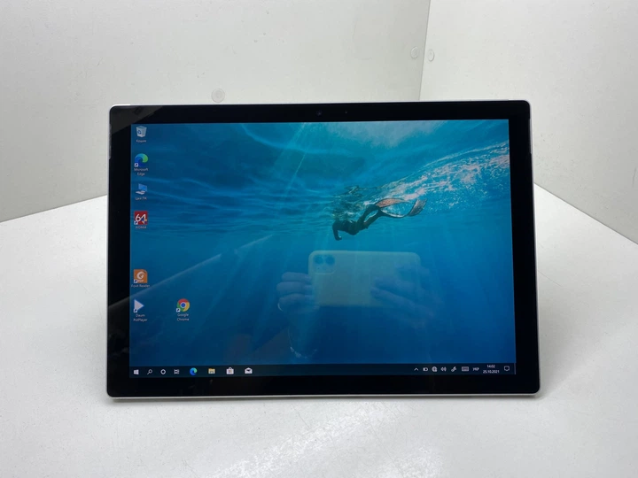 Планшет Microsoft Surface Pro 5 1796  IPS  Core I5  8 GB  256
