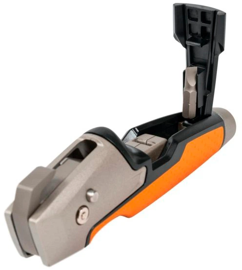 Nóż malarski Fiskars Pro CarbonMax 1027225 (6411501701435) - obraz 5