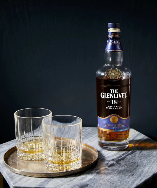 Виски The Glenlivet 0.7 л 18 лет выдержки 40% в подарочной