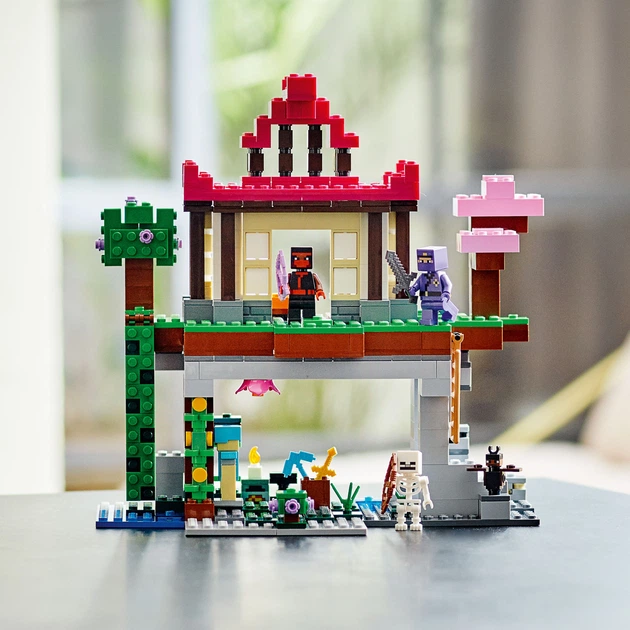 Конструктор LEGO Minecraft Тренувальна база 534 деталі (21183) - зображення 5