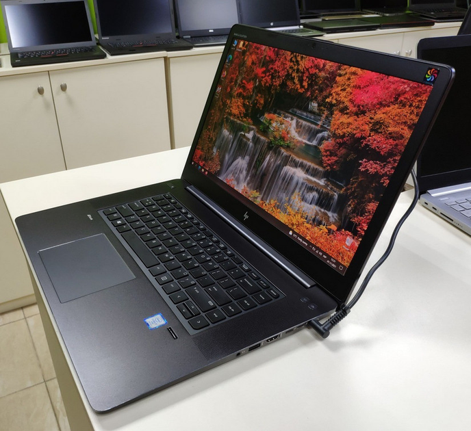 Ноутбук HP ZBook Studio G4/i7-7820HQ (7gen)/32 RAM/SSD 1 Tb