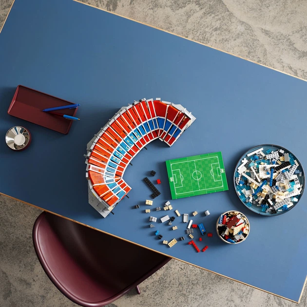 Конструктор LEGO Creator Expert Стадіон Камп-Ноу - Футбольний клуб «Барселона» 5509 деталей (10284) - зображення 9