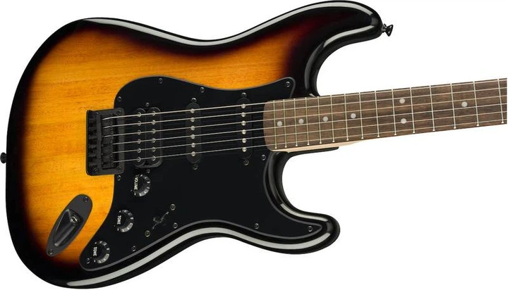 t*n様 16RR1824Squier by Fender BULLETSTRA Электрогитара SQUIER by FENDER BULLET STRATOCASTER HSS BSB