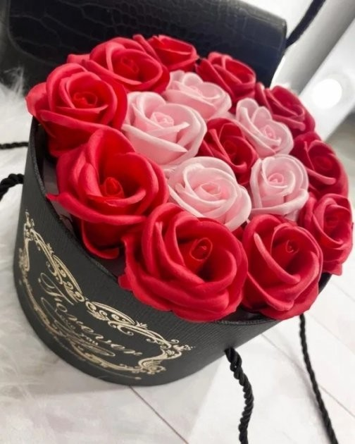 Букеты из 15 роз - купить с доставкой в Москве по низкой цене