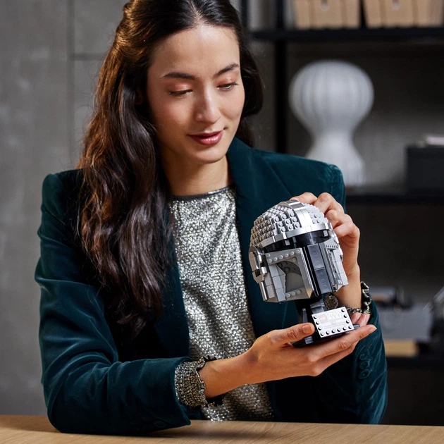 Zestaw klocków LEGO Star Wars Hełm Mandalorianina 584 elementy (75328) - obraz 4