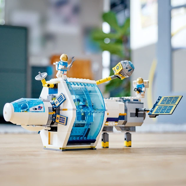 Конструктор LEGO City Space Місячна космічна станція 500 деталей (60349) - зображення 5