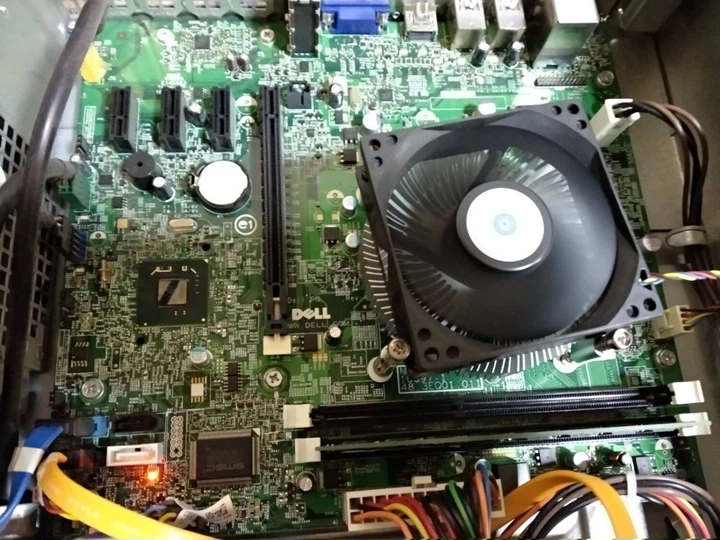 【済】DELLデスクトップ Vostro 260s  (Ci3-2120/4G/SSD搭載)⑤ Системный блок DELL Vostro 260s SFF / Intel Core i3-2120 (2 (4