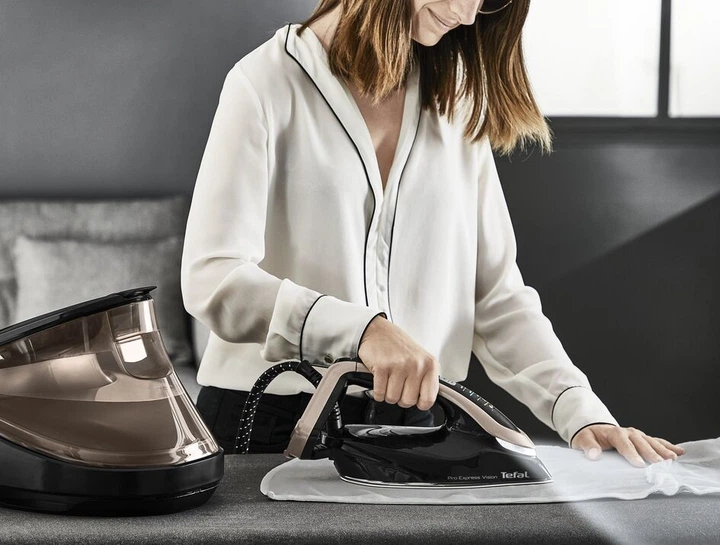 Праска з парогенератором Tefal Pro Express Vision GV9820 - Фото 9 Праска з парогенератором Tefal Pro Express Vision GV9820 - зображення 9