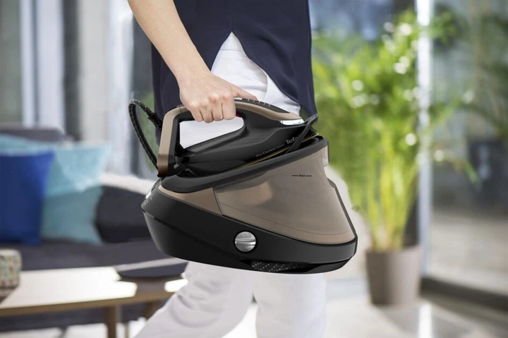 Праска з парогенератором Tefal Pro Express Vision GV9820 - Фото 11 Праска з парогенератором Tefal Pro Express Vision GV9820 - зображення 11
