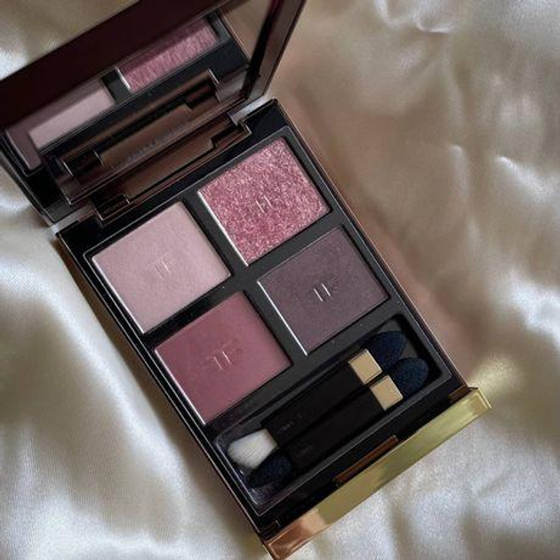 Палетка тіней Tom Ford Insolent Rose Eyeshadow Quad – низькі ціни, кредит,  оплата частинами в інтернет-магазині ROZETKA | Купити в Україні: Києві,  Харкові, Дніпрі, Одесі, Запоріжжі, Львові