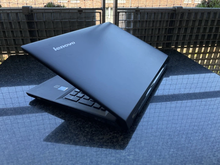 Ноутбук Lenovo B50-80 15.6  Full HD  Core i5  4 GB  SSD 120 GB